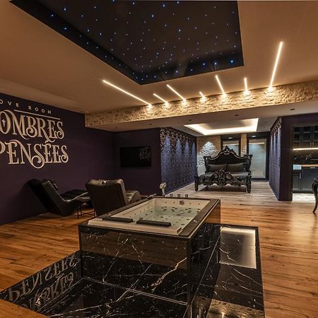 Sombres Pensees เมซ์ ภายนอก รูปภาพ